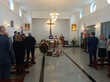 Uroczystości pogrzebowe ekshumowanego przez Instytut Pamięci Narodowej Kazimierza Szczepańskiego „Wichra” z Raczyna